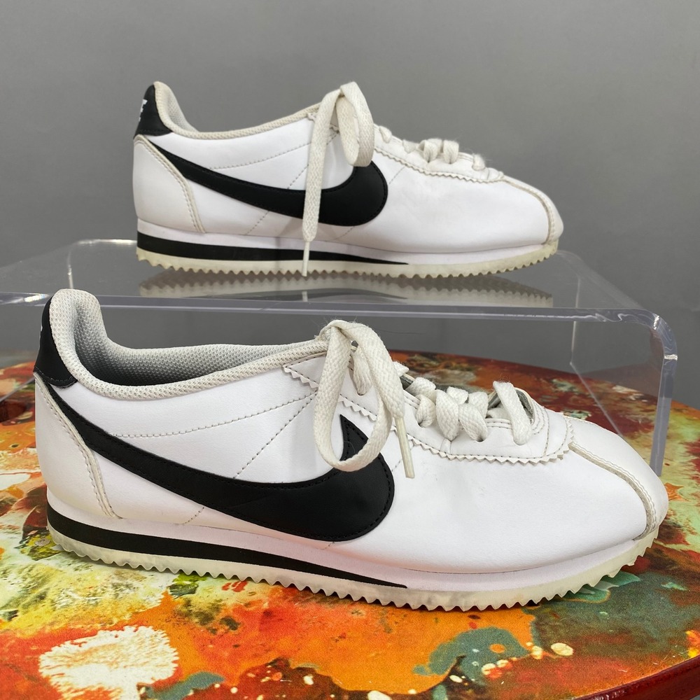 Nike Classic Cortez Leather‎ White Black Sneakers 807471-101 Womens s 8 shoes